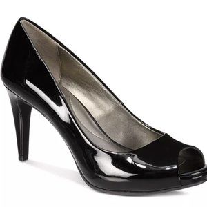 Bandolino Rainaa Women's Peep Toe Platform Pump